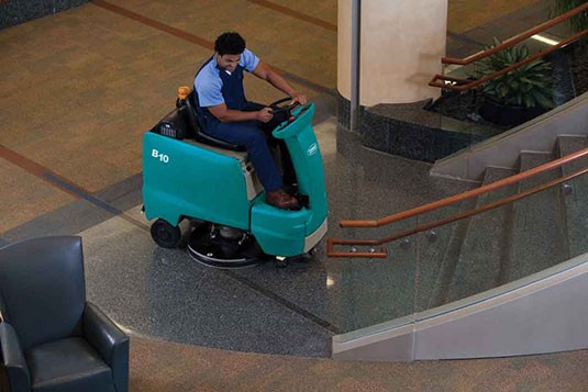 B10 Battery Rider Burnisher alt 2